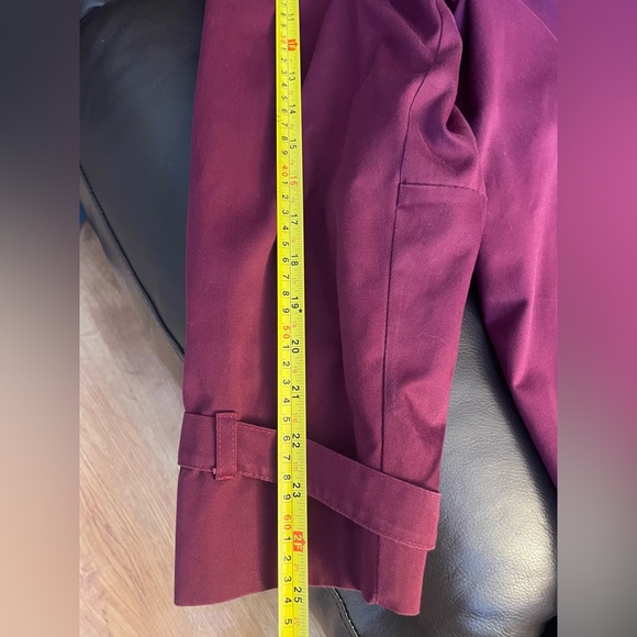 Vintage London Fog Women's Trenchcoat Burgundy
Size 12 Regular - Picture 12 of 12
